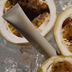 Rhode Peptide Lip Treatment - Passionfruit Jelly
